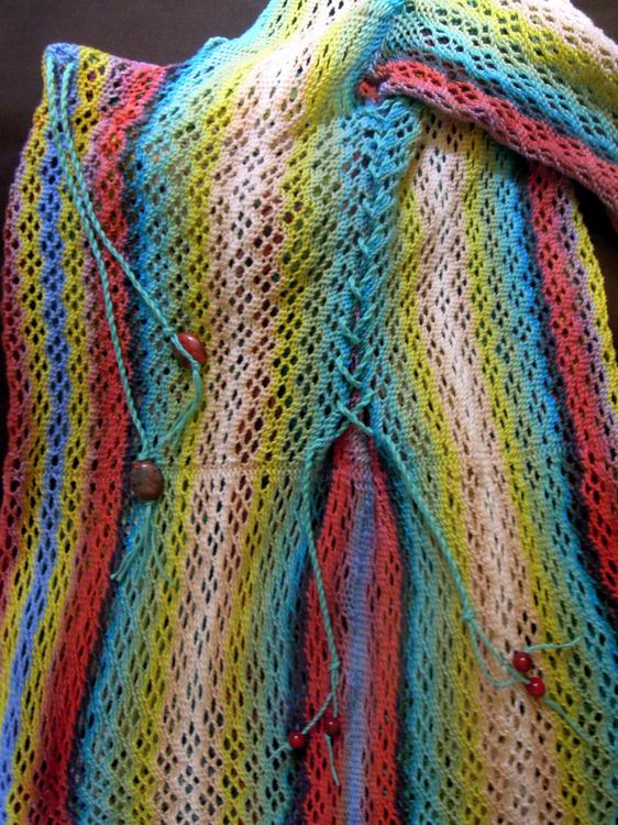 Duhová halenka - detail
